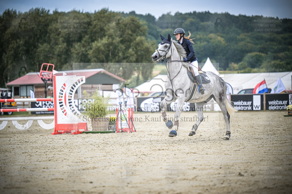 DOS_1447 | Entdecke hochwertige Reitturnierfotos von Foto Oger. Professionell, emotional und authentisch – jetzt Lieblingsmomente im Shop bestellen. - Realisiert mit Pictrs.com