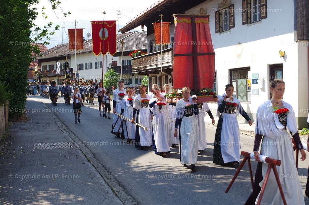 IMGP3599 | fotografiert von Axel PollmannLeonhardi Wallfahrt Benediktbeuern und Murnau, Fronleichnam, Fasching, Landschaft im Loisachtal und Benediktbeuern  - Realisiert mit Pictrs.com