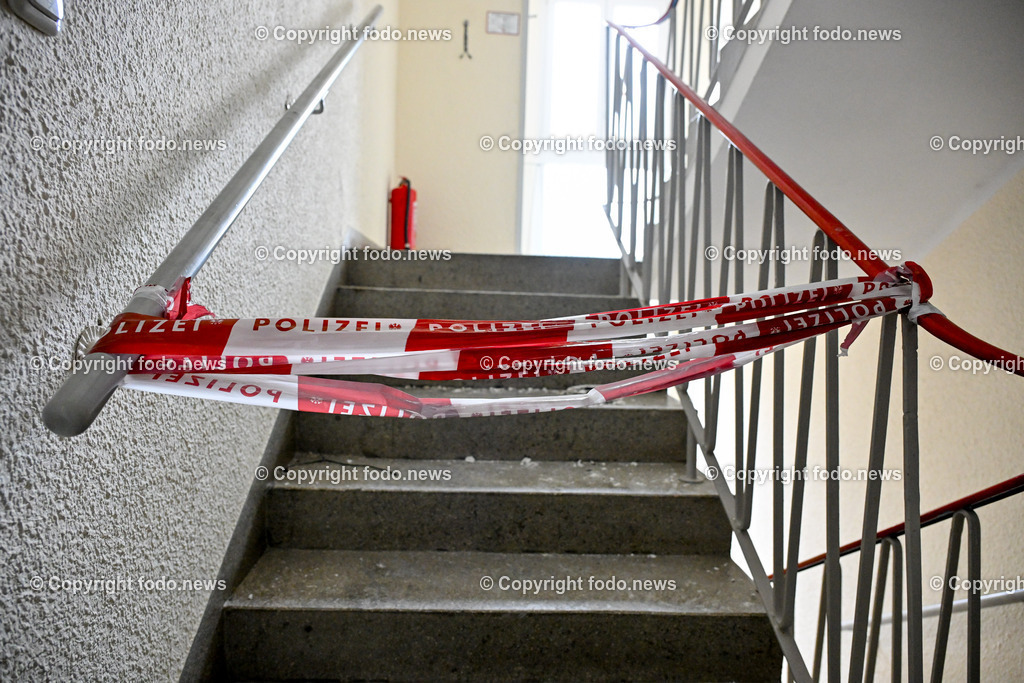 Voecklabruck_ Brandstelle Hochhaus_ 08.07.2024-12 | 08.07.2024, Voecklabruck, AUT, Brandstelle Hochhaus, im Bild Polizeiabsperrung, behoerdlich gesperrt, Absperrband, Polizei