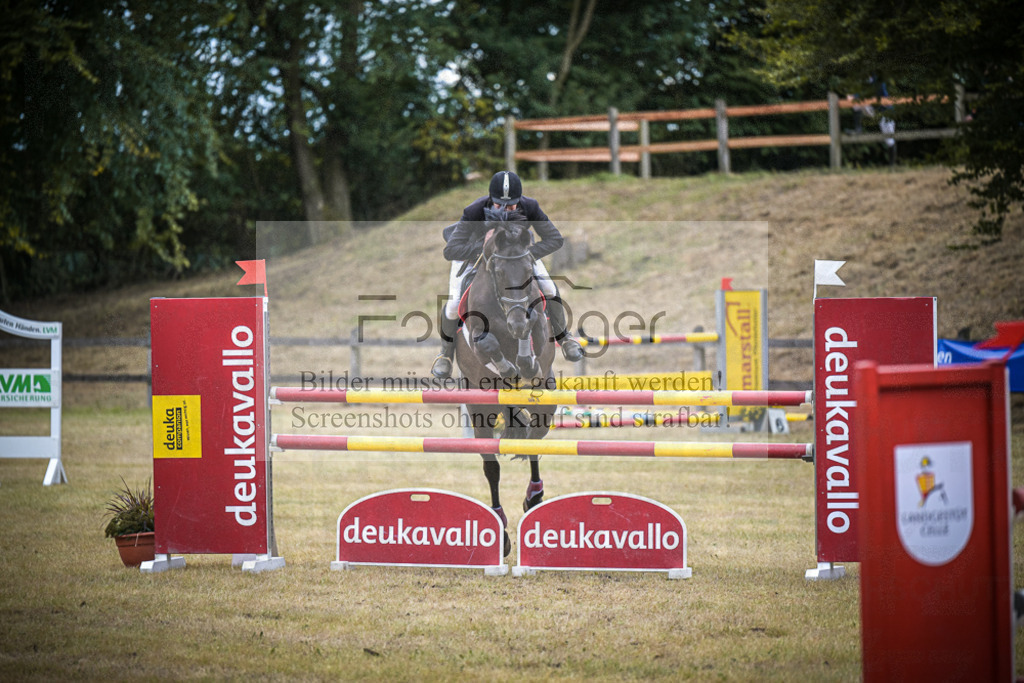 DOS_0461 | Entdecke hochwertige Reitturnierfotos von Foto Oger. Professionell, emotional und authentisch – jetzt Lieblingsmomente im Shop bestellen.Deutschlandweite Turnierfotografie. - Realisiert mit Pictrs.com