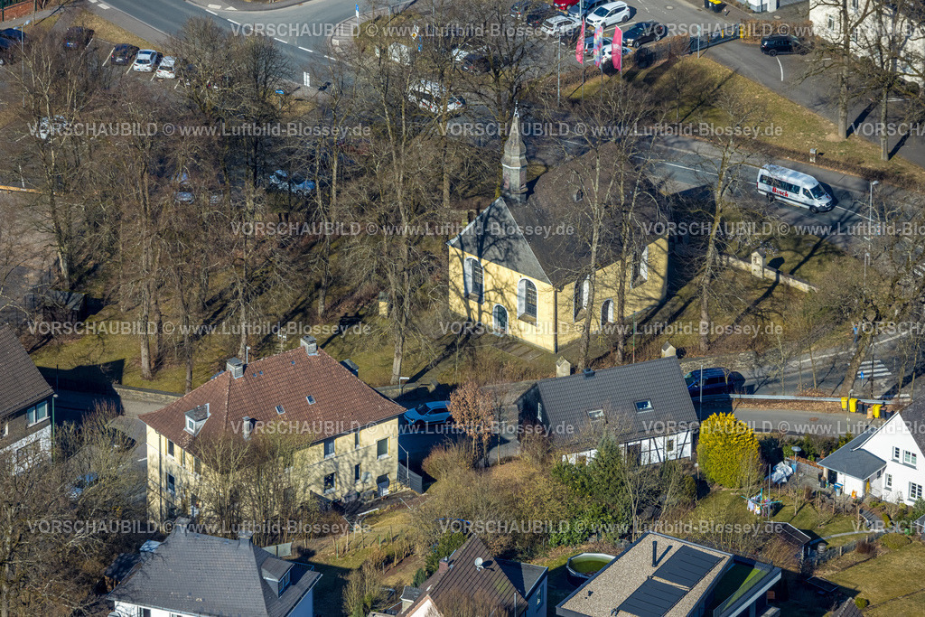 Olpe250307997Mitte | Luftbild, kath. Kreuzkapelle Am Bratzkopf, denkmalgeschütztes Kirchengebäude, Olpe-Stadt, Olpe, Sauerland, Nordrhein-Westfalen, Deutschland