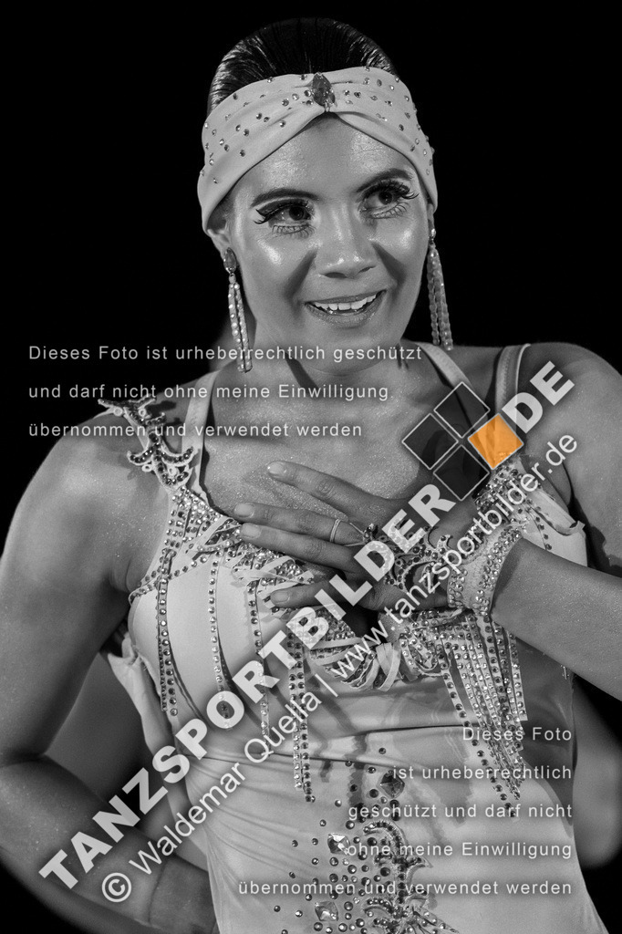 20250504-10696 | Hier finden Sie Tanz Bilder vom Latein und Standard Formationen tanzen. Sportbilder vom Tanzsport. Schöne Fotos und von Weltmeisterschaft, Europameisterschaft, Bundesliga, Regionalliga, Oberliga und Landesliga sowie von GOC Stuttgart, DanceComp, WM Bremen