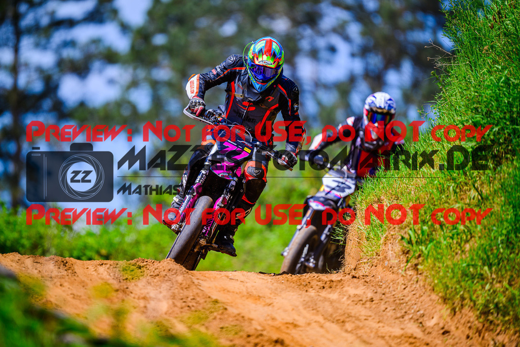 MaZZes_FotoMatrix_240512_6007705_0014 | UE40