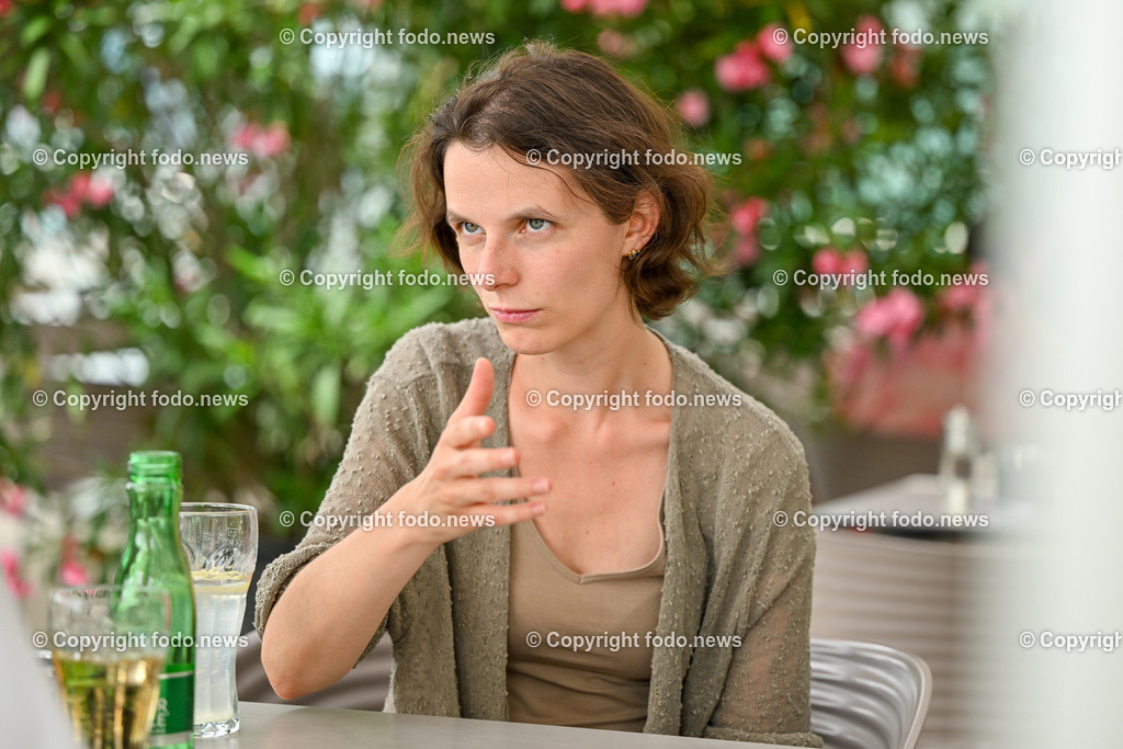 Isabella Bruckner (Theologin)_ 14.07.2023-10 | 14.07.2023, Linz, AUT, Isabella Bruckner, Theologin, im Bild Isabella Bruckner (Professorin fuer Christliches Denken und Spirituelle Praxis (Pensiero e forme dello Spirituale) am Paepstlichen Athenaeum Sant’Anselmo in Rom)