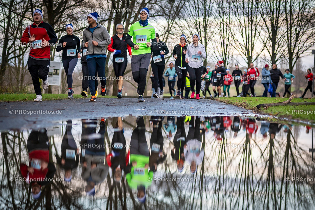 Bonner Nikolauslauf in Bonn, 08.12.2024 | Impressionen vom Bonner Nikolauslauf am 08.12.2024 in Bonn (Freizeitpark Rheinaue). Foto: BEAUTIFUL SPORTS/Axel Kohring