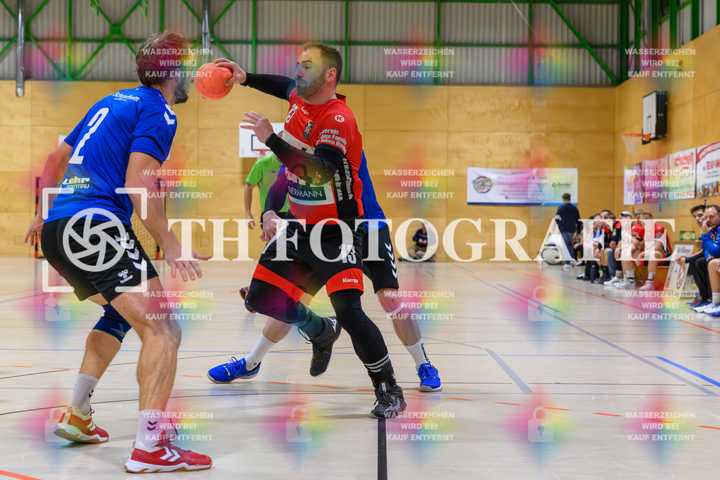 GER, SG Maulburg/Steinen - HSV Schopfheim, Handball, Landesliga, 4. Spieltag, Saison 2023/2024, 14.10.2023 | Andre Leuchtmann (SG Maulburg/Steinen, #13), Torsten Michel (HSV Schopfheim, #02)

GER, SG Maulburg/Steinen - HSV Schopfheim, Handball, Landesliga, 4. Spieltag, Saison 2023/2024, 14.10.2023

Foto: TH Fotografie/Thomas Hess