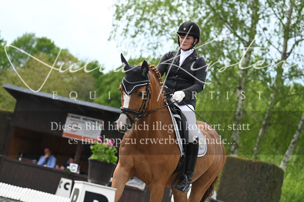 20230512_JK-Röhrsdorf-08-187 | Pferde- und Turnierfotografie in Westsachsen. Pferdeportraits, Auftragszeichnungen und intuitive Kunst.