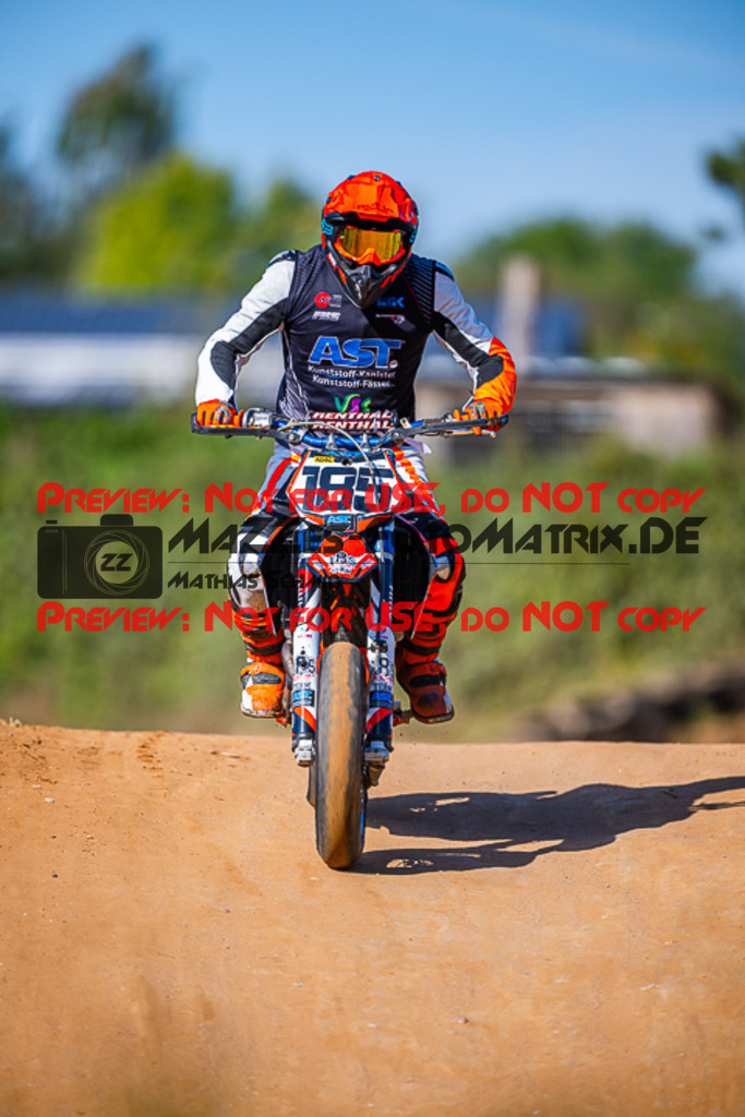 MaZZes_FotoMatrix_230916_1535 | S4