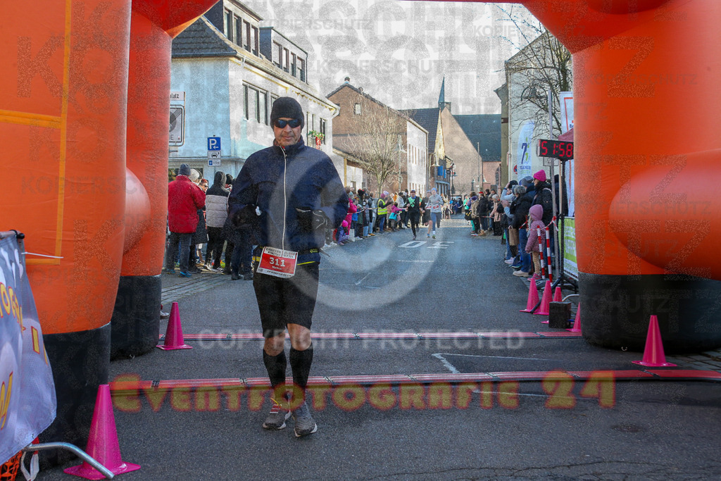 241201_1228_EX1_2254 | Sportfotografie im Rhein-Sieg Kreis, Köln, Bonn, NRW, Rheinland Pfalz, Hessen, etc. Unser Tätigkeitsfeld umfasst den Laufsport vom Volkslauf über den Marathon, Duathlon, Triathon bis zum Ultralauf wie Kölnpfad Ultra oder Schindertrail.