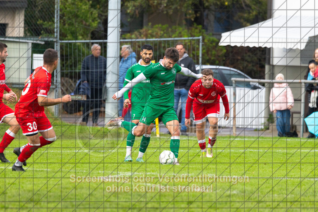 20261011_163051_0432_(c)_by_PhotoPeet | #,KSG Eislingen (grün) vs. 1.FC Donzdorf (rot), Fußball, Bezirksliga - Bezirk Neckar/Fils, 07. Spieltag, Saison 2026/2027, Rasensportplatz, Albstraße 69, 73054 Eislingen, 11.10.2026 - 15:00 Uhr,Foto: PhotoPeet / Sport- &amp; Eventfotografie / Peter Harich