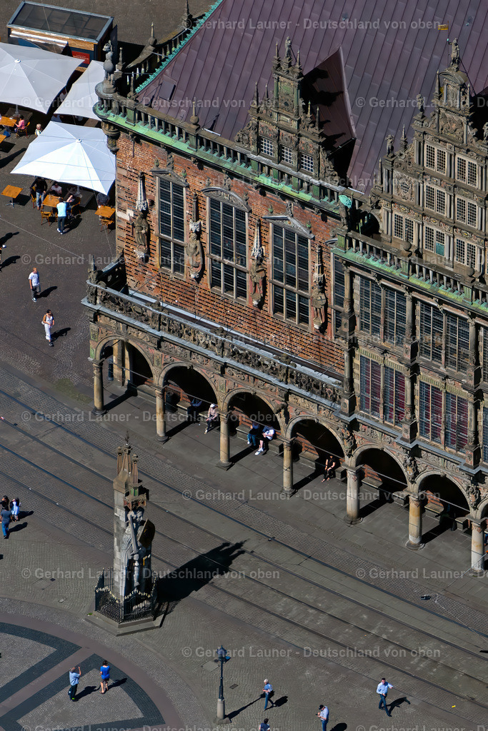 9102013 | BREMEN 01.06.2020 Gebäude der Stadtverwaltung - Rathaus am Platz Domshof in der Altstadt von Bremen. // Town Hall building of the city administration on the Domshof Square in Bremen in Germany. Foto: Gerhard Launer
