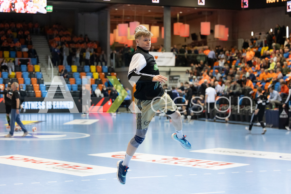 Handball I Herren I Saison 2025-2026 I EHF EUROPEAN LEAGUE 2025/26 | Men I Main Round I 2. Spieltag I Kadetten Schaffhausen - TSV Hannover-Burgdorf I 24.02.2026 | 22 Marian Michalczik (DE) (TSV Hannover-Burgdorf) – Rückraum mitte - Warmup - Realisiert mit Pictrs.com