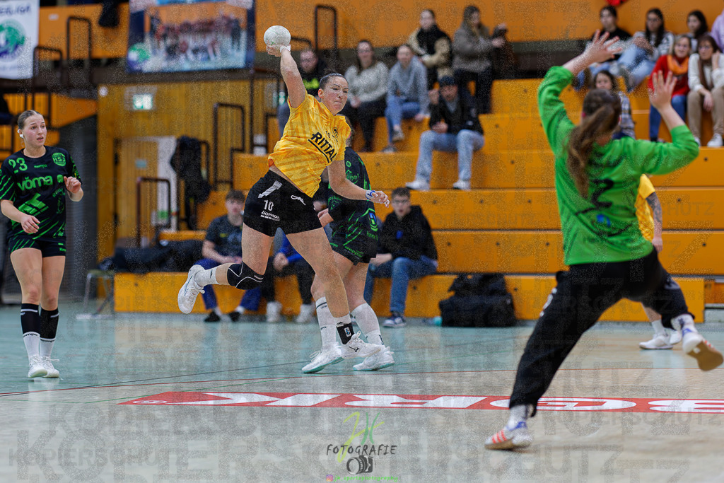 Frauen Oberliga Mitte (HHV); HSG Kleenheim/Langgöns II - HSG Eibelshausen/Ewersbach | Frauen Oberliga Mitte (HHV); HSG Kleenheim/Langgöns II - HSG Eibelshausen/Ewersbach am 01.11.2025 in Oberkleen (Weidig-Halle)Photo © 2025 - Jörg Heinrich - Realisiert mit Pictrs.com