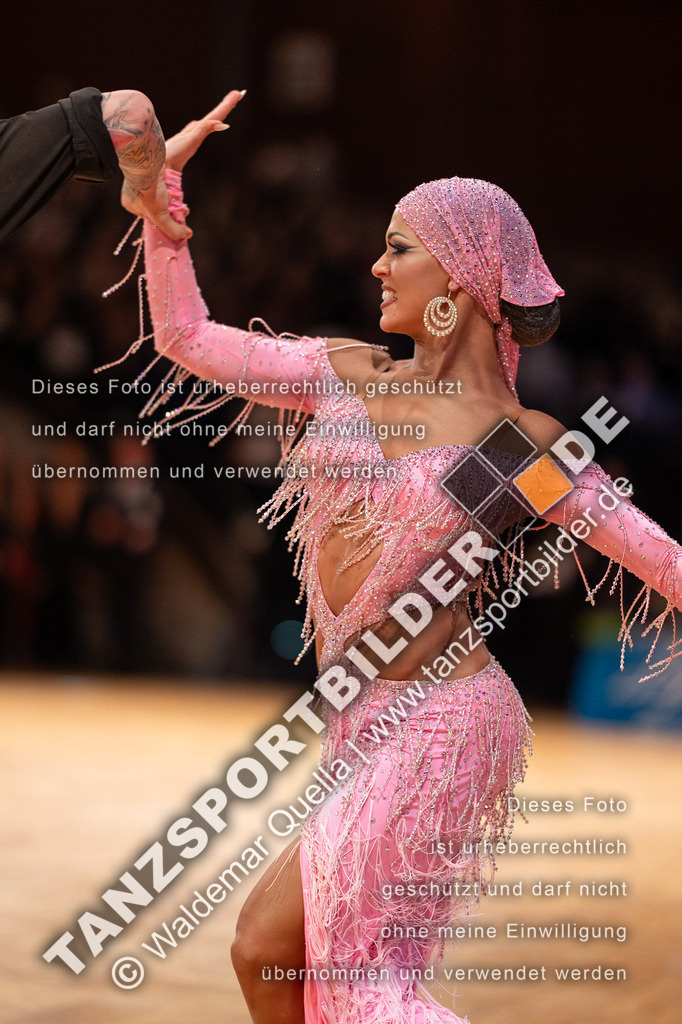 20230812-13049 | Hier finden Sie Tanz Bilder vom Latein und Standard Formationen tanzen. Sportbilder vom Tanzsport. Schöne Fotos und von Weltmeisterschaft, Europameisterschaft, Bundesliga, Regionalliga, Oberliga und Landesliga sowie von GOC Stuttgart, DanceComp, WM Bremen