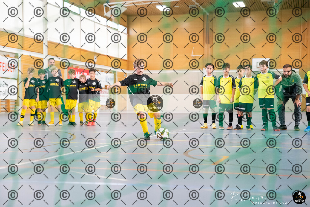 20241123_FCR-Hallenturnier-E__018 | Sport und Naturfotografie von Roberto Esposito zeigt echte Momente Bewegung und die Schönheit der Natur. Ausdrucksstarke Bilder schaffen Emotionen.