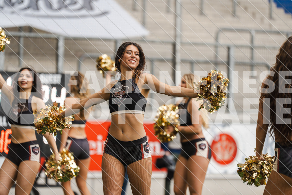 GER Rhein Fire vs. Paris Musketeers, Football, European League of Football, Spieltag 4, Saison 2025, 08.06.2025 | GER Rhein Fire vs. Paris Musketeers, Football, European League of Football, Spieltag 4, Saison 2025, 08.06.2025Foto: Fabian Friese - Realisiert mit Pictrs.com