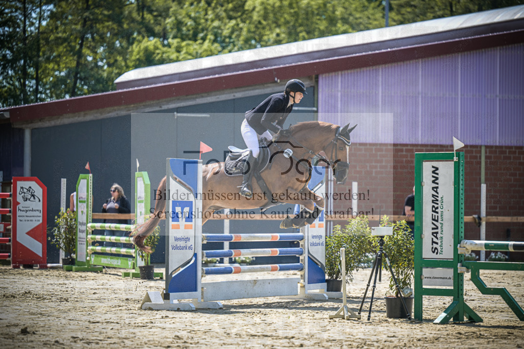 DOS_9208 | Entdecke hochwertige Reitturnierfotos von Foto Oger. Professionell, emotional und authentisch – jetzt Lieblingsmomente im Shop bestellen.Deutschlandweite Turnierfotografie. - Realisiert mit Pictrs.com