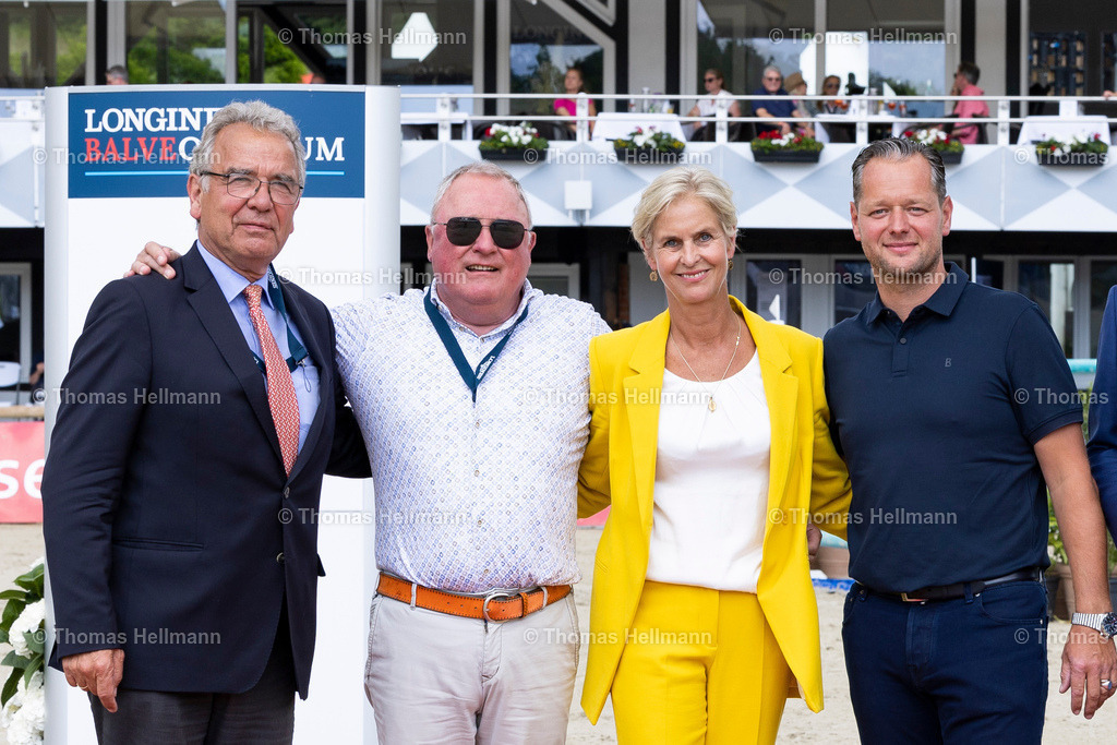 TH_RLV-Rosalie von Landsberg-Velen_ PZ-Paul Ziemiak (Generalsekretär der CDU)_ Drewke_ Offizielle_8733 | Longines Balve Optimum 2023 am 09.06.23 in Balve, Schloss Wocklum, Thomas Hellmann, RLVRosalie von Landsberg-Velen, PZPaul Ziemiak (Generalsekretär der CDU), Drewke, Offizielle