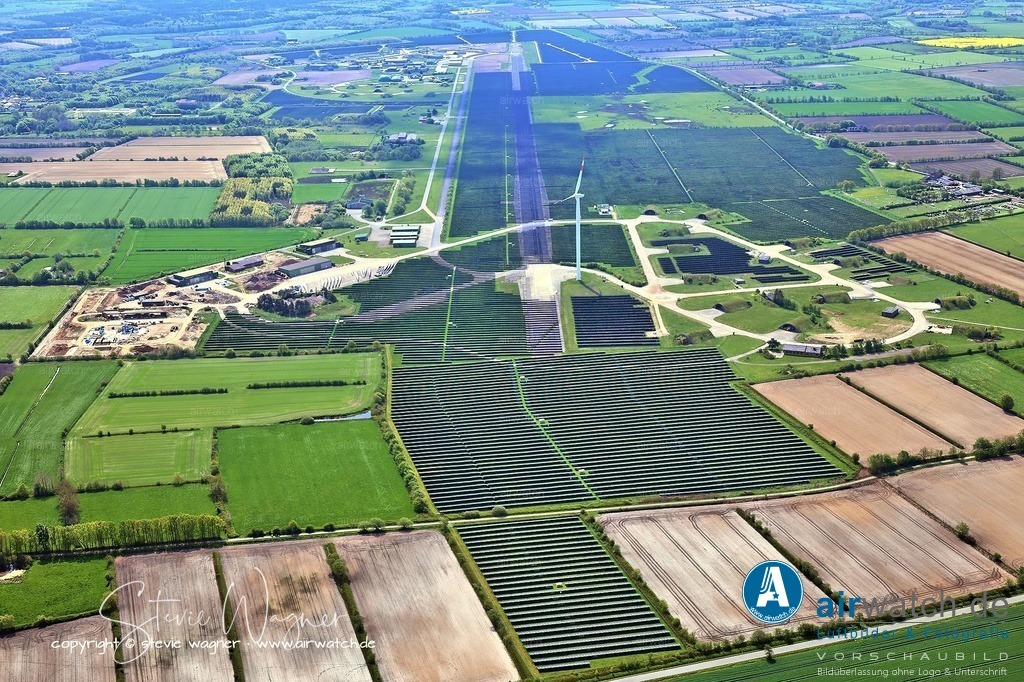 240A1240 | Entdecken Sie atemberaubende Luftbilder und Fotografien auf airwatch.de - Tauchen Sie ein in eine Welt voller faszinierender Aufnahmen aus der Vogelperspektive.
