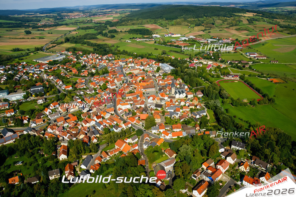 Die Luftaufnahme der Stadt Baunach wurde vom UL-Flugzeug heraus erstellt ( keine Drohne )- hohe Auflösung für beste Qualität