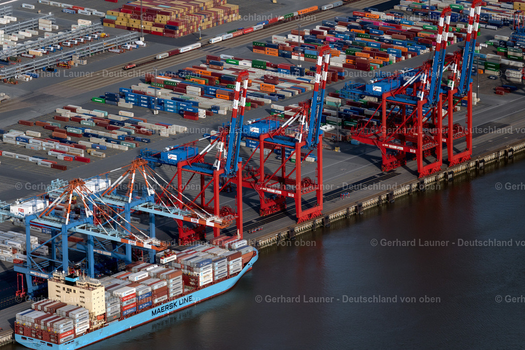 4030528 | BREMERHAVEN 01.06.2020 Containerterminal im Containerhafen des Überseehafen Am Nordhafen in Bremerhaven im Bundesland Bremen. // Container Terminal in the port of the international port Am Nordhafen in Bremerhaven in the state Bremen. Foto: Gerhard Launer