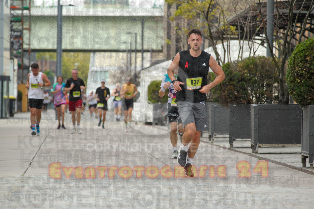 250920_1519_EV4_8423 | Sportfotografie im Rhein-Sieg Kreis, Köln, Bonn, NRW, Rheinland Pfalz, Hessen, etc. Unser Tätigkeitsfeld umfasst den Laufsport vom Volkslauf über den Marathon, Duathlon, Triathon bis zum Ultralauf wie Kölnpfad Ultra oder Schindertrail.