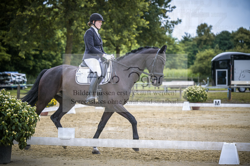 DOS_4724 | Entdecke hochwertige Reitturnierfotos von Foto Oger. Professionell, emotional und authentisch – jetzt Lieblingsmomente im Shop bestellen.Deutschlandweite Turnierfotografie. - Realisiert mit Pictrs.com