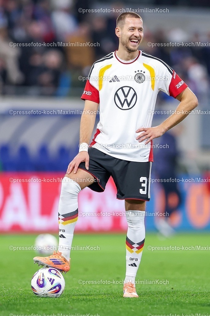 DFB14112501035 | 14.11.2025, Fußball, Länderspiel, WM-Qualifikation Europa, Deutschland - Luxemburg, Stade de Luxembourg (Croix de Gasperich, Luxemburg), 9. Spieltag, Saison 2025 2026: Waldemar Anton (GER #03) lachend Fröhlich Freude Regulations prohibit any use of photographs as image sequences and or quasi-video.