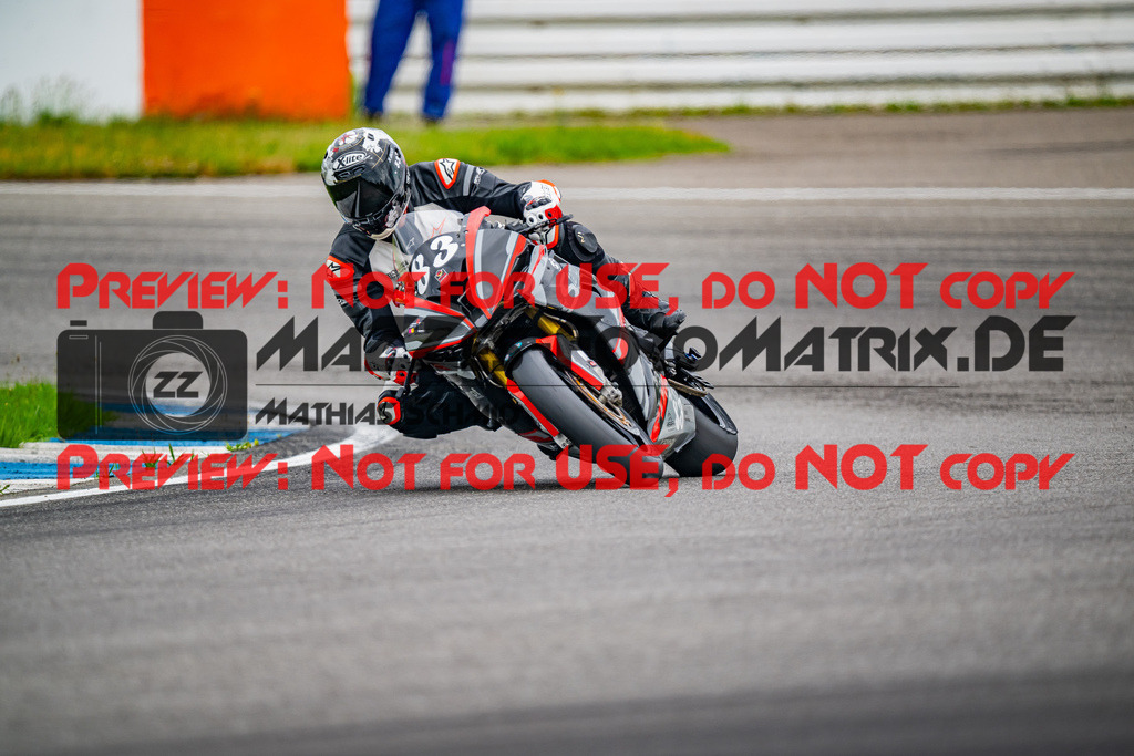 MaZZes_FotoMatrix_240701_6007705_3644 | WEISS