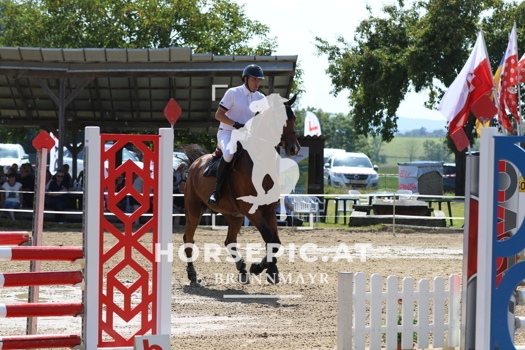 7V2A3261 | Willkommen bei Brunnmayr - Design & Fotografie – Ihrem Spezialisten für Reitturniere und Pferdeveranstaltungen in Oberösterreich, Salzburg und Bayern! Seit über 17 Jahren sind wir leidenschaftlich dabei.