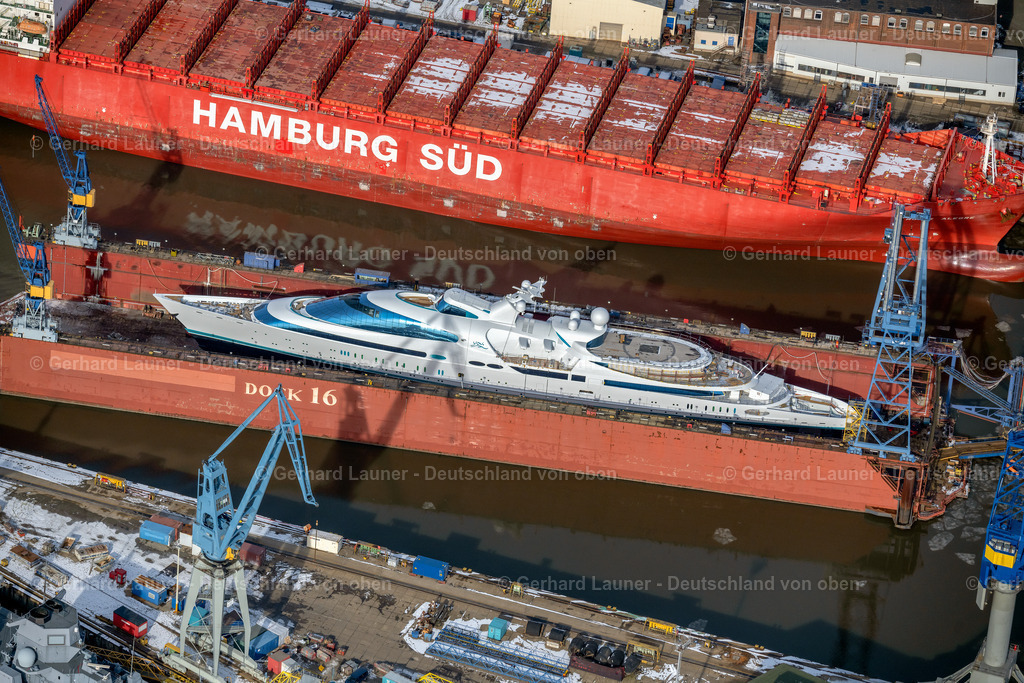 4044678 | Luxusyacht in einem Trockendock von Blohm und Voss, Hafen, Freie und Hansestadt Hamburg
