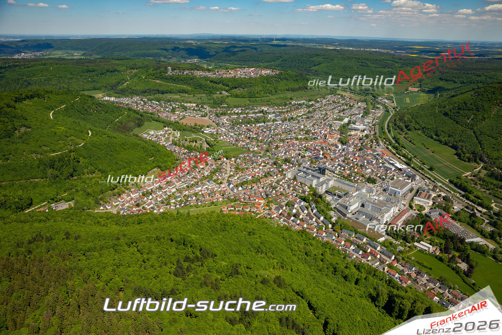 Luftaufnahme der Stadt Oberkochen - Die Luftaufnahme wurde 2025 vom UL-Flugzeug heraus erstellt ( keine Drohne ) - Hochauflösende Luftaufnahme - für professionelle Ausdrucke geeignet. Die Geschenkidee !Mit Lizenz und Bildrechte bestellbar