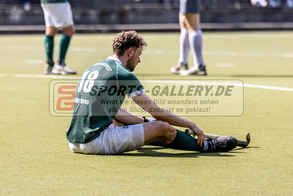 MJ_2024-.05-12-H-HTCU-Alster-45 | Lukas Mertgens (Uhlenhorst Mülheim #18), Uhlenhorst Mülheim - Der Club an der Alster am 12.5.2024 im Waldstadion, Mülheim a. d. Ruhr