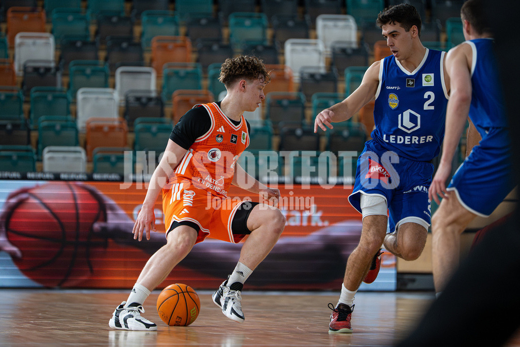 Basketball I Herren I Saison 2025-2026 I 2. Bundesliga ProB Nord I 23. Spieltag I RASTA Vechta II - EN Baskets Schwelm I 7734 | Roy Krupnikas (24, RASTA Vechta II) - Realisiert mit Pictrs.com