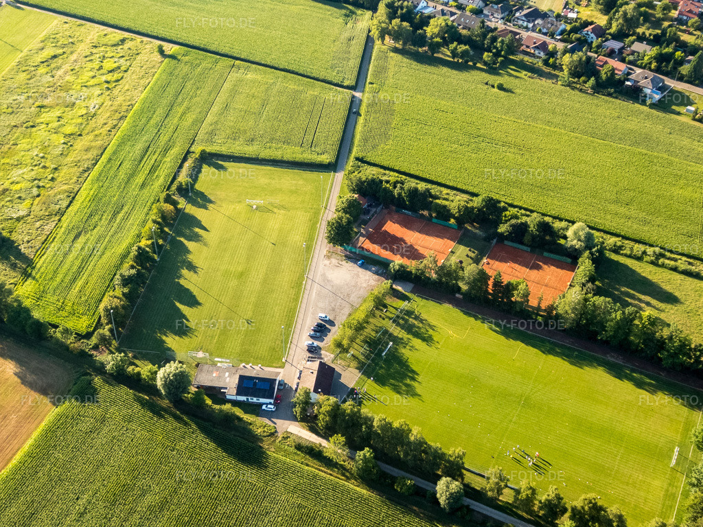 Luftbild: Sportplätze des SV 1946 Minfeld Fußballverein und TC Minfeld in Minfeld im Bundesland Rheinland-Pfalz in Deutschland.Foto: P7130144.jpg vom 13.07.2017 durch Werner Riehm/FLY-FOTO.deSV Minfeld 1946 e.V
