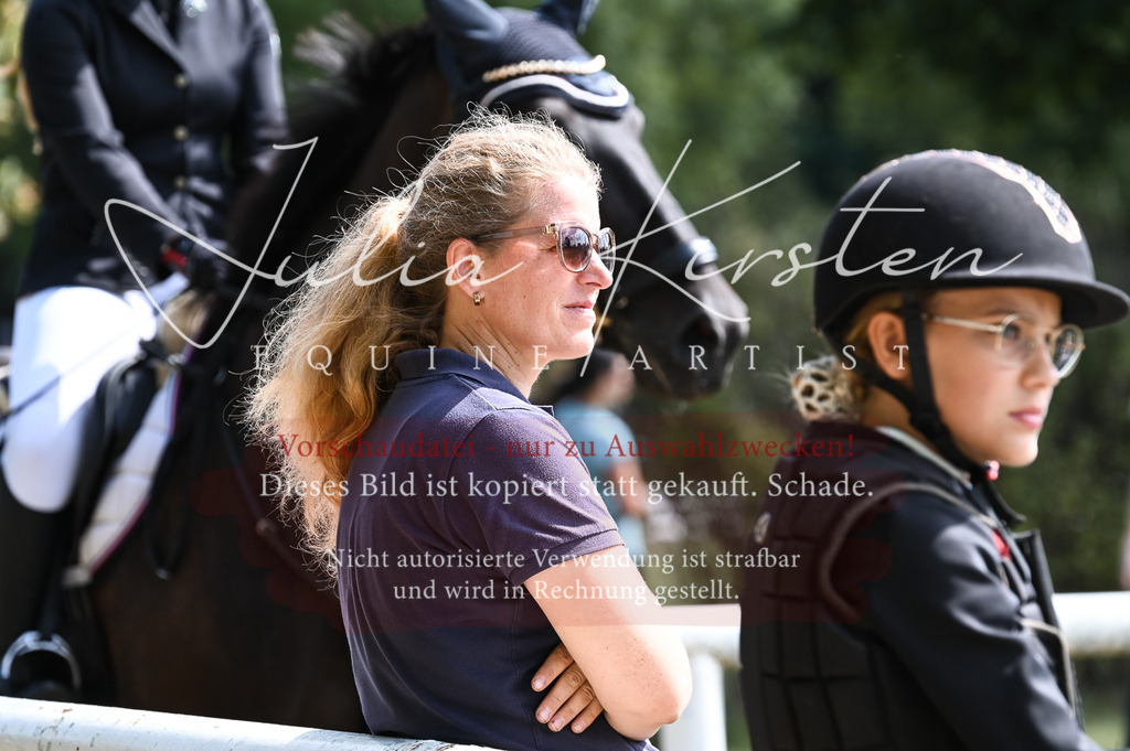 DSC_7349 | Pferde- und Turnierfotografie in Westsachsen. Pferdeportraits, Auftragszeichnungen und intuitive Kunst.