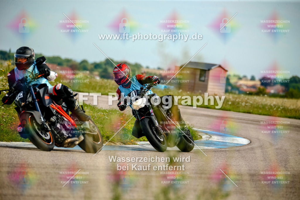 Chambley Juli-2562 | Hier findet Ihr Bilder von Touristenfahrten auf der Nürburgring Nordschleife oder von anderen Veranstaltungen die ich besucht habe. Viel Spass beim Durch Schauen 