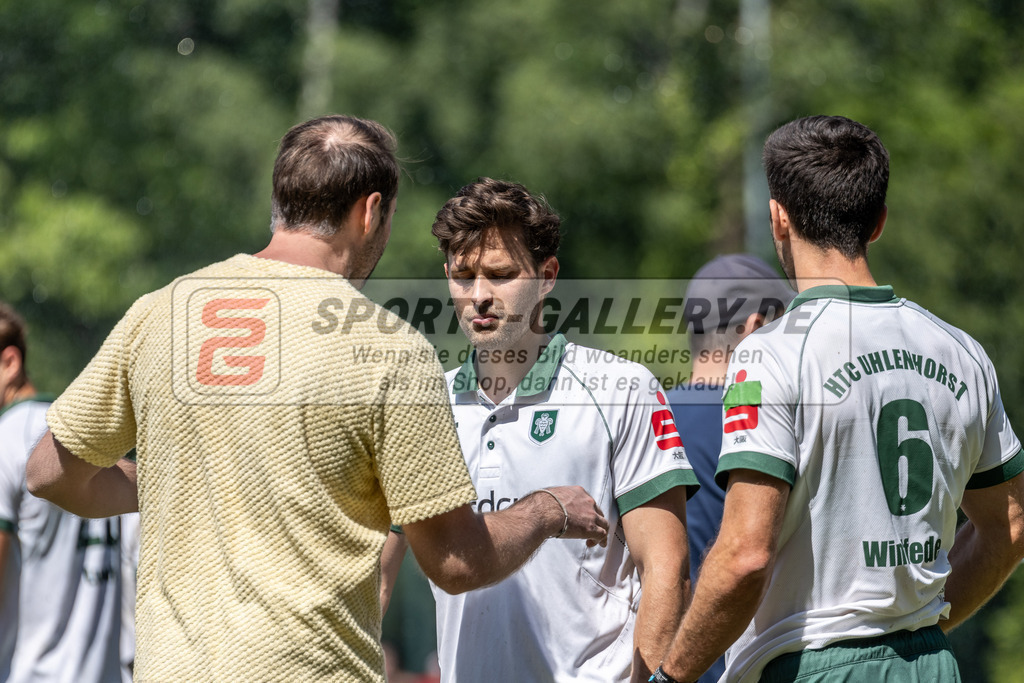 MJ_2024-.05-11-H-HTCU-Alster-16 | Timm Herzbruch (Uhlenhorst Mülheim #14), Uhlenhorst Mülheim - Der Club an der Alster am 11.5.2024 im Waldstadion, Mülheim a. d. Ruhr