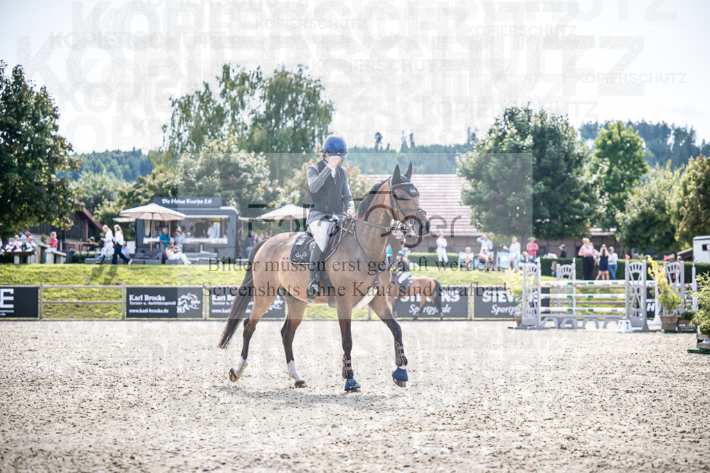 DOS_8804 | Entdecke hochwertige Reitturnierfotos von Foto Oger. Professionell, emotional und authentisch – jetzt Lieblingsmomente im Shop bestellen.Deutschlandweite Turnierfotografie. - Realisiert mit Pictrs.com