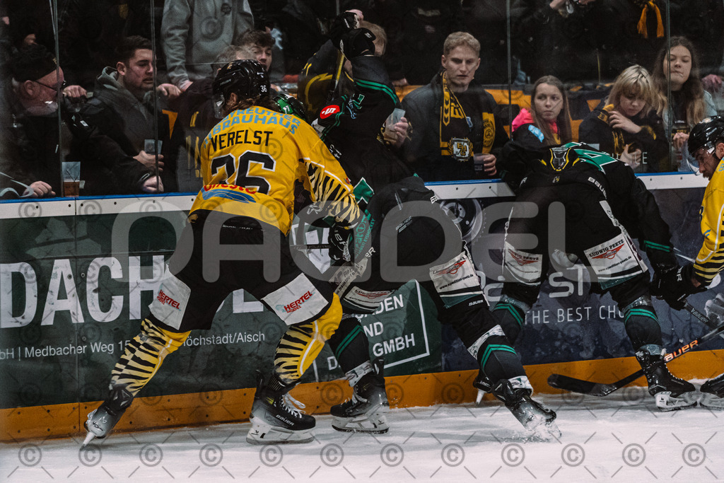 Alligators_vs_Bayreuth_16_01_2026-53 | Höchstadt Alligators Fotogalerie: Eishockey-Action aus Franken. Professionelle Spielfotos, Portraits & Stadionbilder zum Download. Jetzt entdecken! - Realisiert mit Pictrs.com