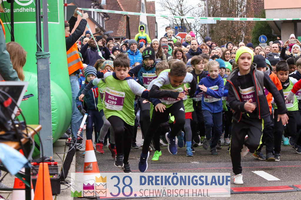 400m AOK Junior Cup | 3 Koenigslauf 2024 400m AOK Junior Cup - Realisiert mit Pictrs.com