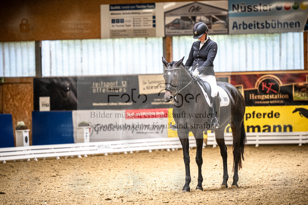 DOS_0183 | Entdecke hochwertige Reitturnierfotos von Foto Oger. Professionell, emotional und authentisch – jetzt Lieblingsmomente im Shop bestellen. - Realisiert mit Pictrs.com
