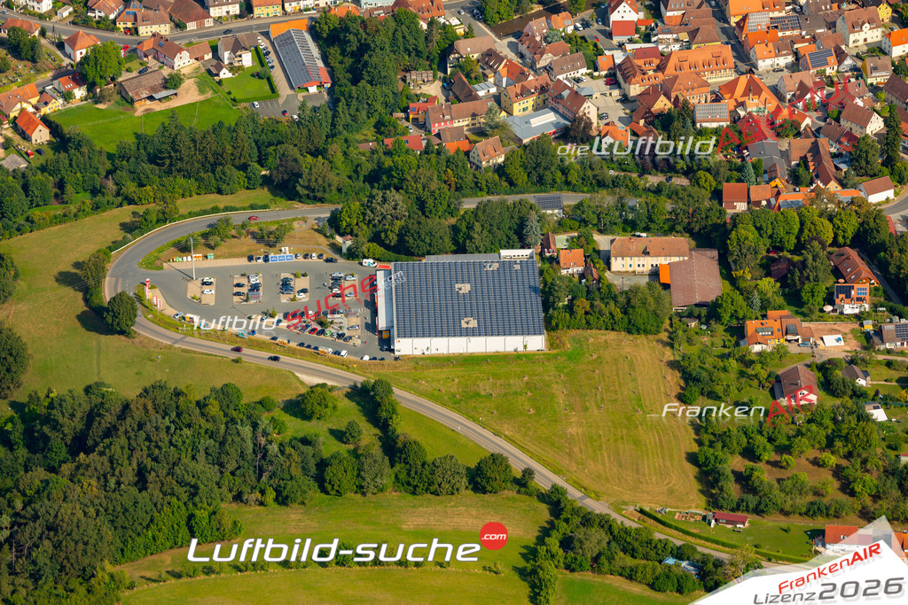 Das Luftbild zeigt :  Emskirchen - Die Luftaufnahme wurde 2024 vom UL-Flugzeug aus erstellt ( keine Drohne ) - Hochauflösende Luftaufnahme - Für grossformatige Ausdrucke geeignet. Die Geschenkidee !Mit Lizenz und Bildrechte bestellbar