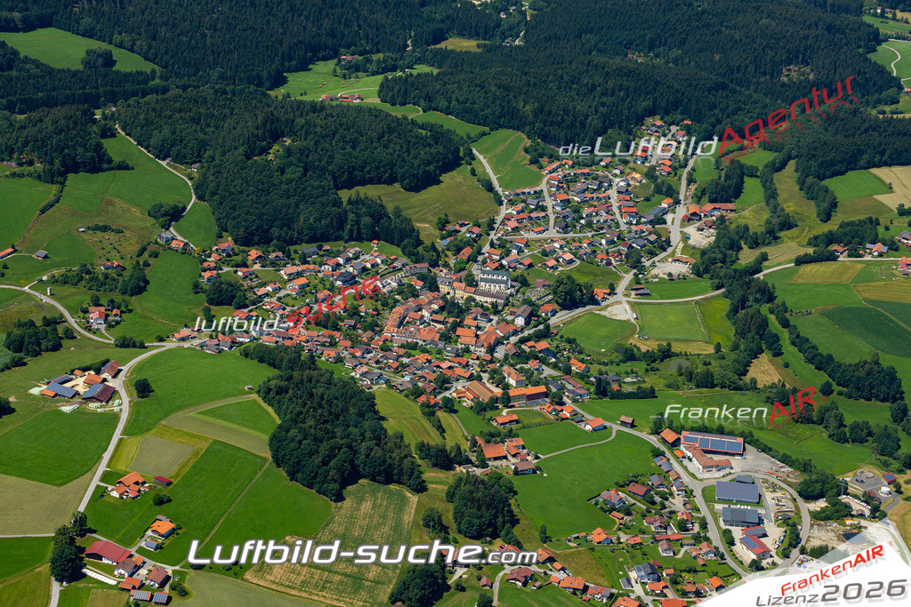 Aktuelles Luftbild von  Gotteszell - Die Luftaufnahme wurde 2022 mittels UL-Flugzeug erstellt ( keine Drohne ) - hochauflösende Kamera-Systeme von  Canon -Beste Qualität - Für grossformatige Ausdrucke geeignet. Die Geschenkidee !