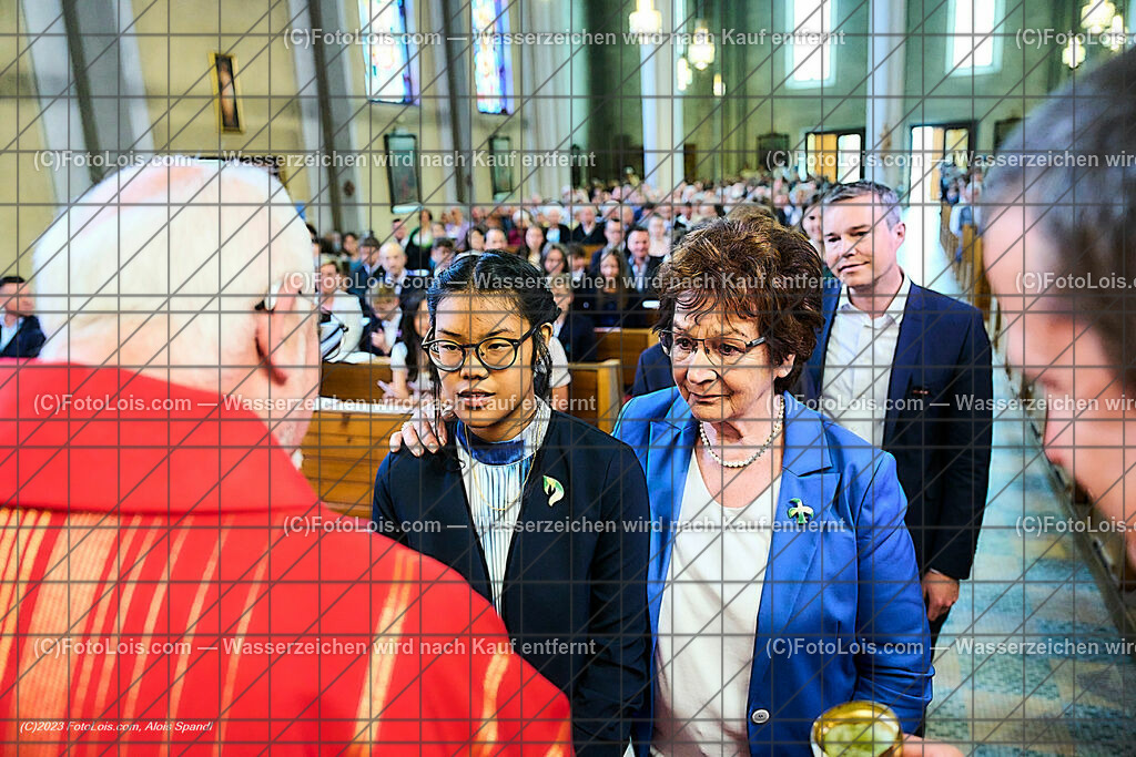 ALP2358_Pfarrfirmung Wieselburg_Sakrament der Firmung | (C)FotoLois.com, Alois Spandl, Pfarrfirmung in Wieselburg mit Firmspender Eduard Gruber (ehemaliger Generalvikar der Diözese St. Pölten), Sa 3. Juni 2023.