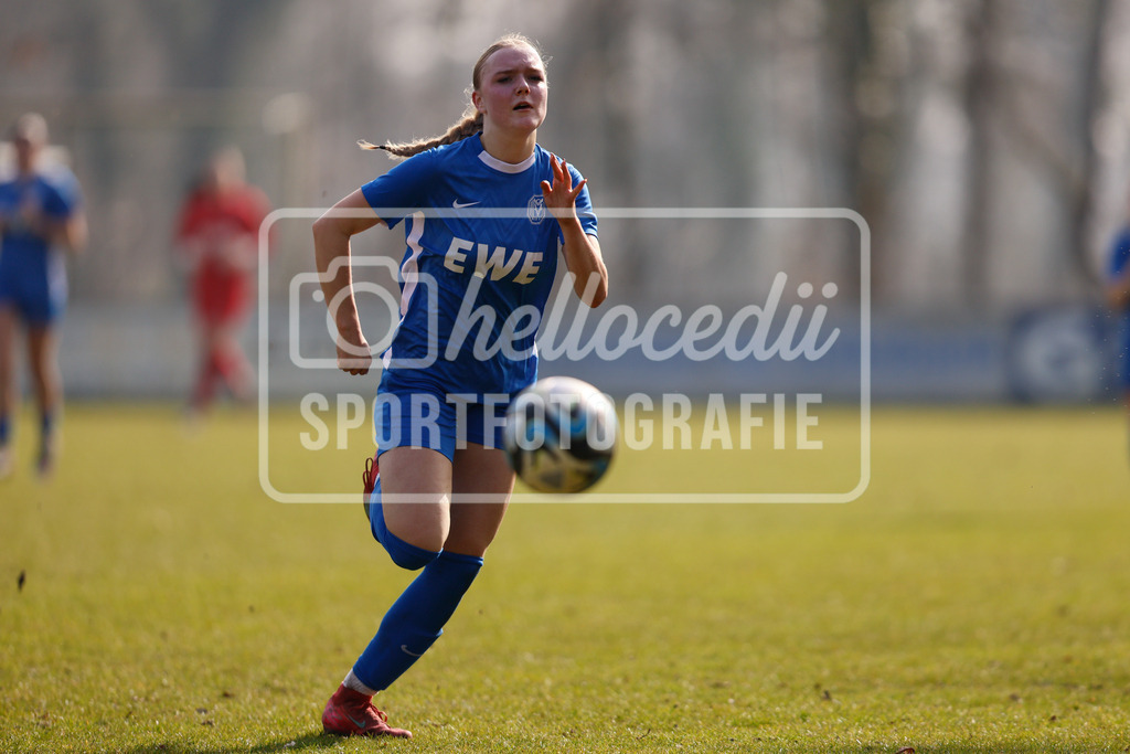Fußball I Frauen I Saison 2025-2026 I Oberliga Niedersachsen I 15. Spieltag I SV Meppen 1912 e.v. U20 2 - BW Hollage -77 | Klara Wittrock (7, SV Meppen 1912 e.v.) - Realisiert mit Pictrs.com
