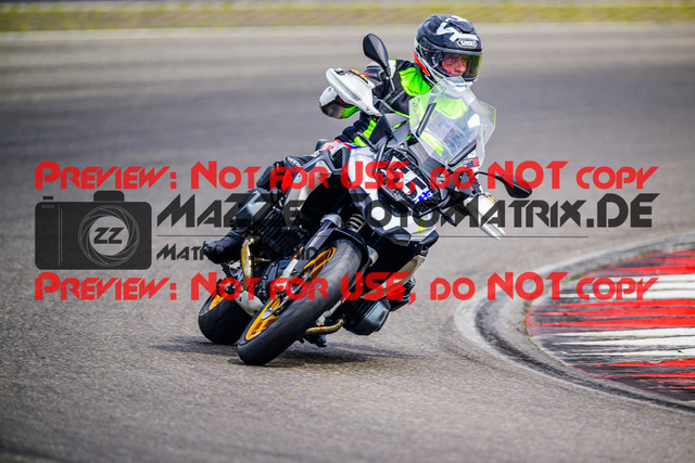 MaZZes_FotoMatrix_240717_6007705_5771 | INST