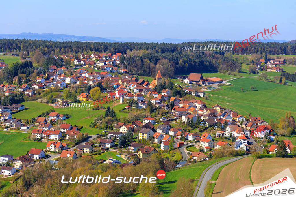 Die Luftaufnahme der Stadt Kronach wurde 2017 vom Flugzeug heraus erstellt ( keine Drohne )- hohe Auflösung für beste Qualität