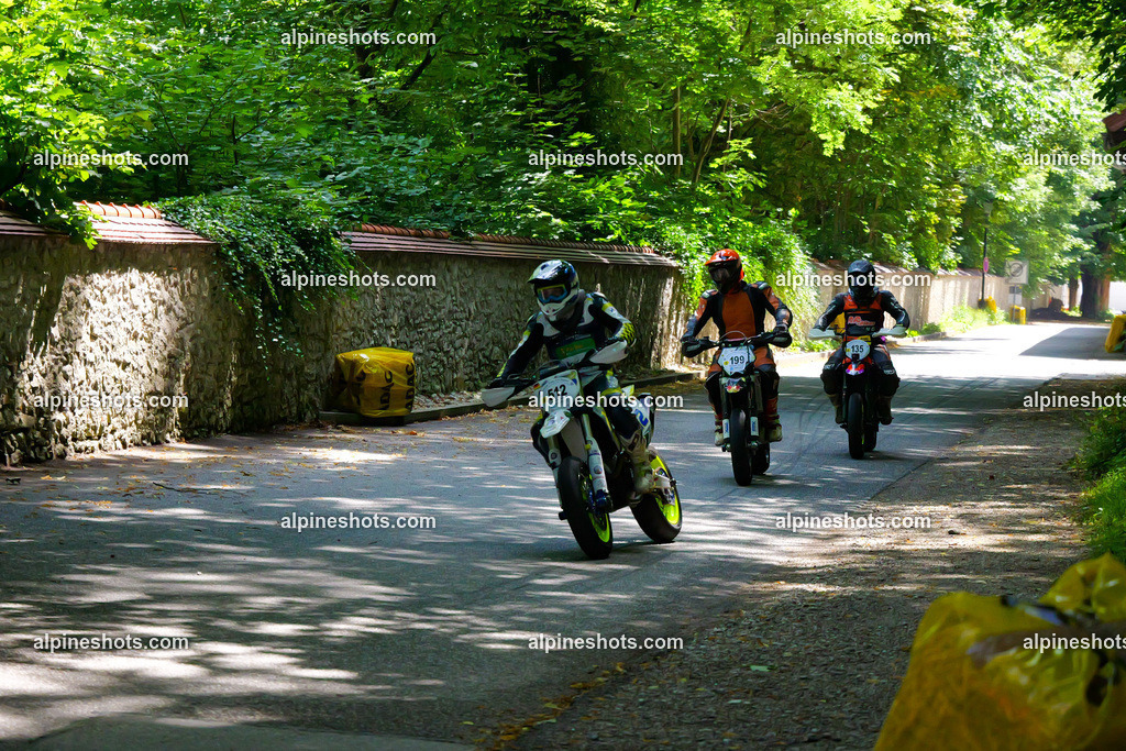 P1036748 | Erleben Sie atemberaubende, hochqualitative Fotos Ihrer Fahrt entlang der malerischen Alpenstraßen. Besuchen Sie alpineshots.com, um professionelle Aufnahmen Ihrer unvergesslichen Reise zu finden und zu kaufen - Realisiert mit Pictrs.com