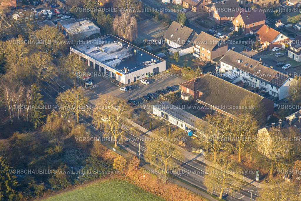 Hamm250200824Heessen | Luftbild, Wohngebiet Heessener Straße von Seeburger Straße bis An der Mattenbecke mit Fitnesscenter Basic Fit und Ruine der Waschstraße, gegenüber geplanter Bau für Bildungszentrum Nord, Stadtbezirk Heessen, Hamm, Ruhrgebiet, Nordrhein-Westfalen, Deutschland